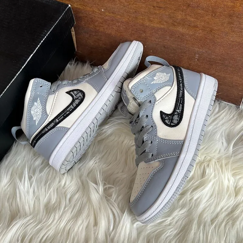 Nike Air Jordan Casual Sneakers Wanita black gray photo 1