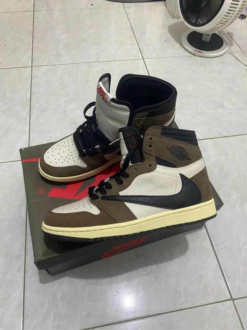 Nike Travis Scott x Air Jordan 1 High photo 1