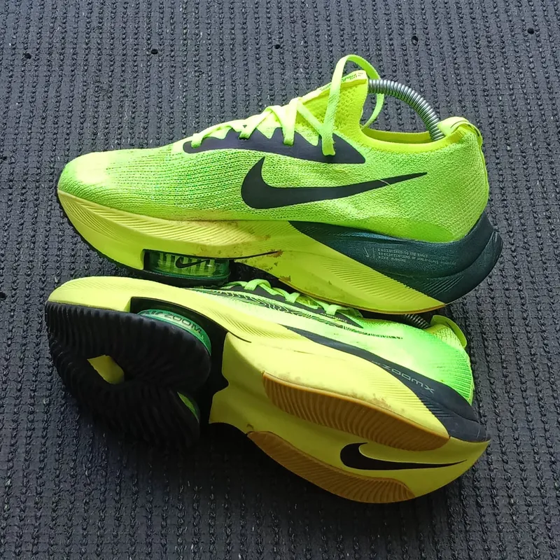 Nike Streetwear Sportswear Sneakers Pria green photo 1