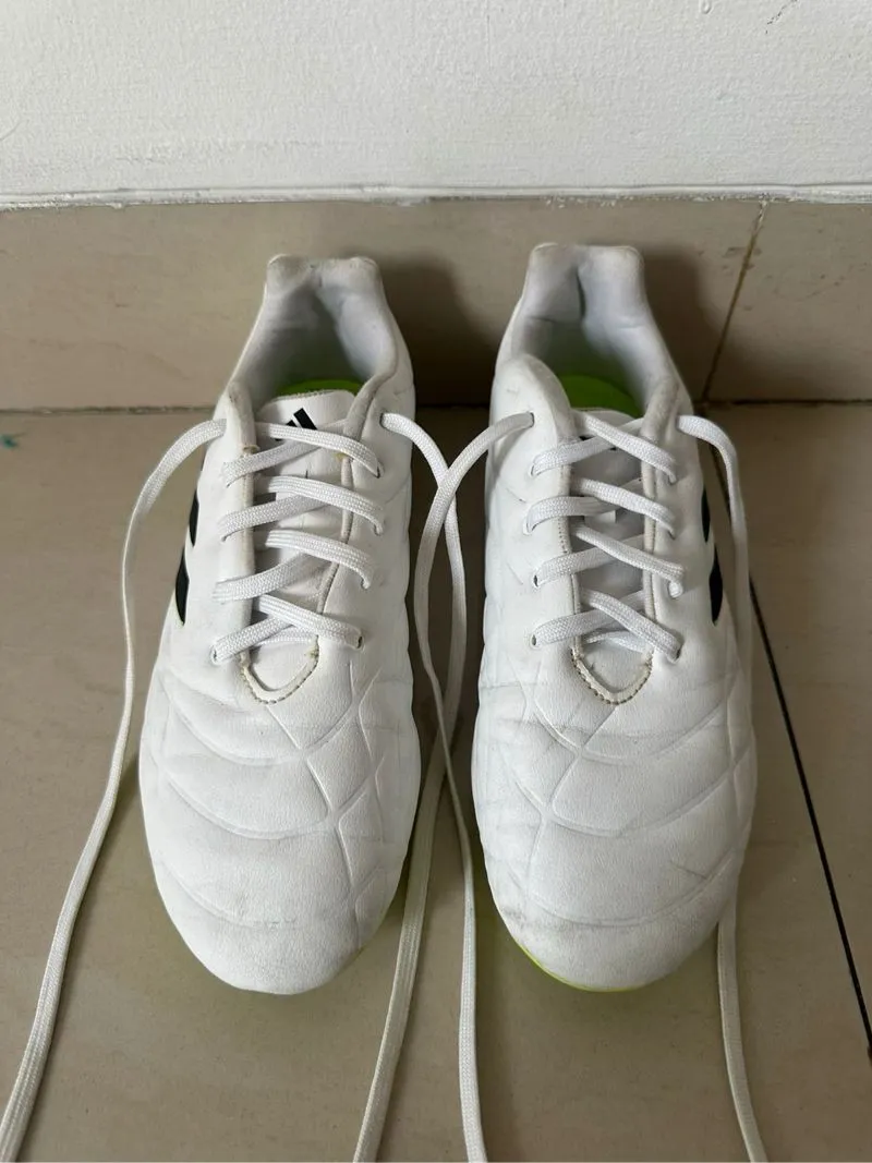 PRELOVED sepatu bola soccer adidas copa pure size 5,5Y / 38  photo 1