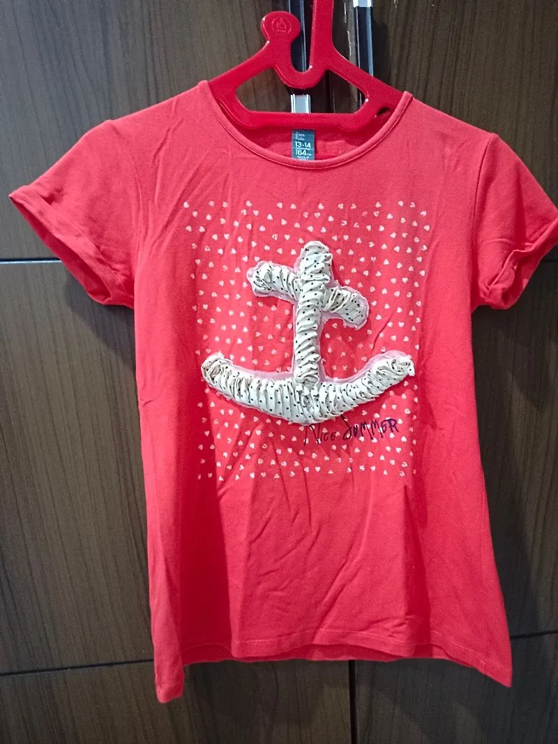 T-Shirt photo 1