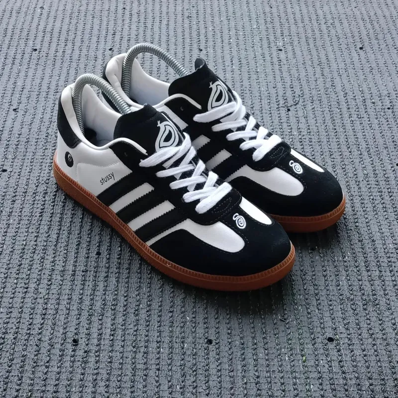 Adidas Streetwear Casual Sneakers Wanita white black photo 1