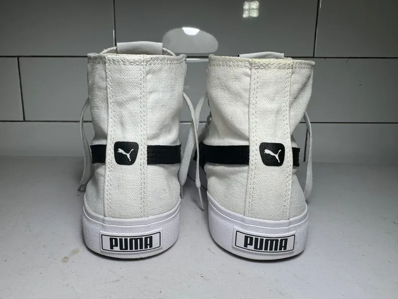 Puma Streetwear Minimalist Sneakers Pria white black