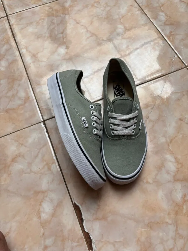 Vans authenthic Sz 41 photo 1
