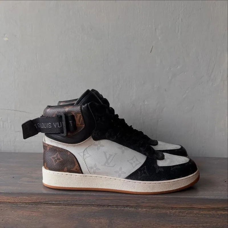 Luis Vuitton sneakers  photo 1
