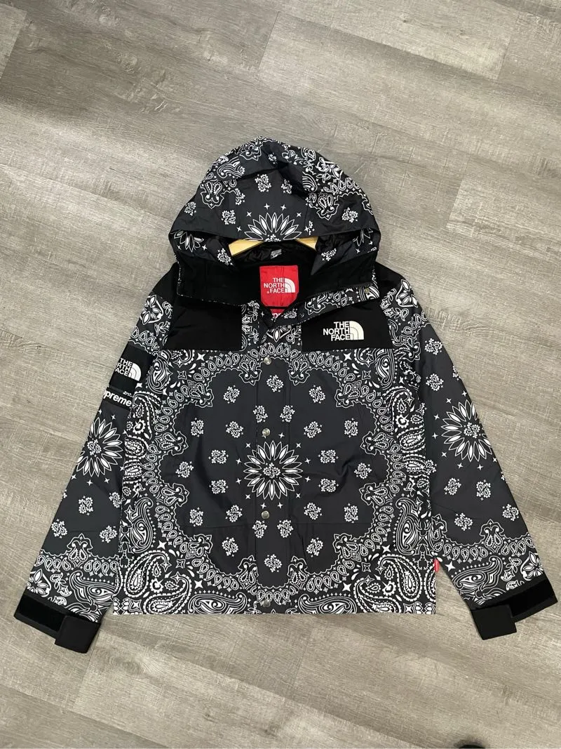 JAKET OUTDOR TNF X SUPREME