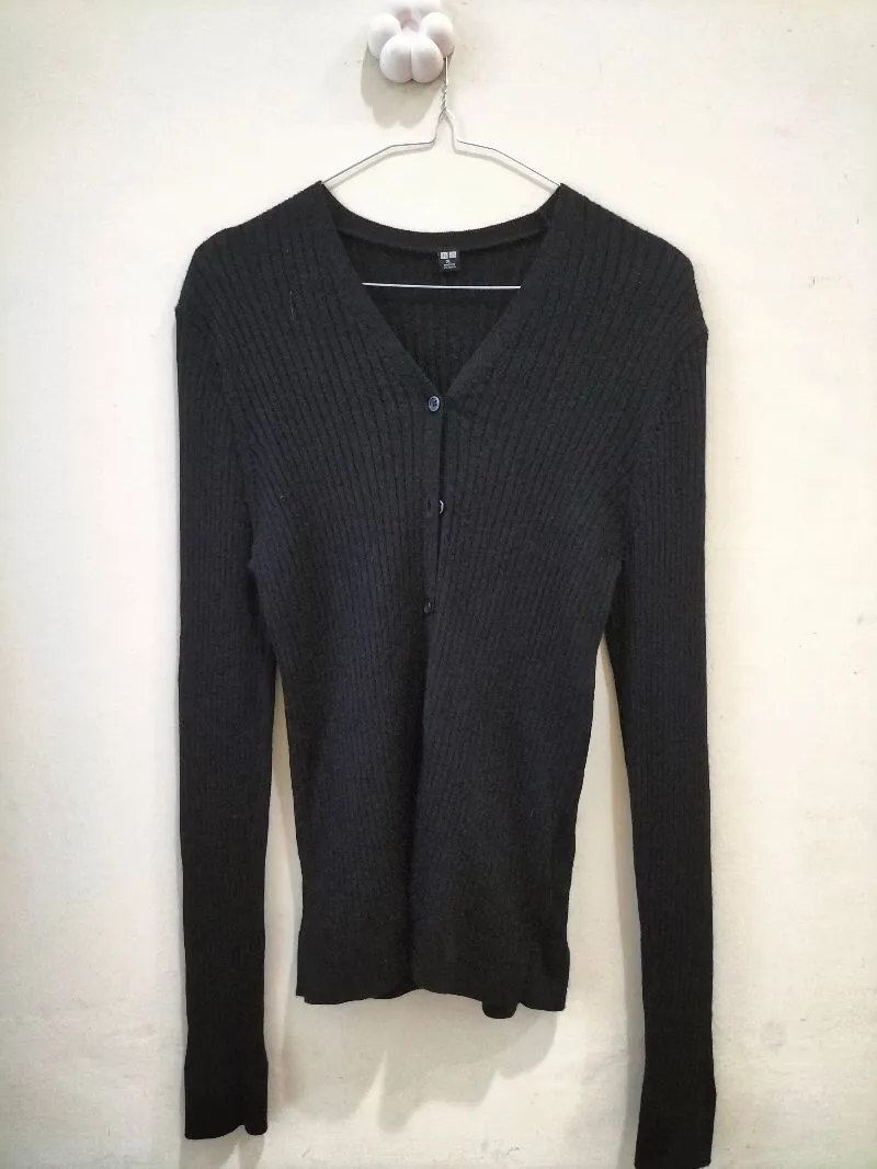 Cardigan Rajut Wanita Thrift  photo 1
