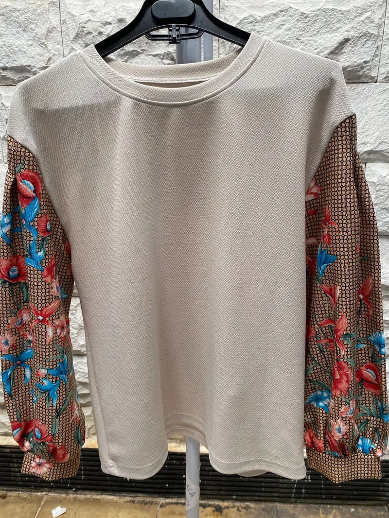 Casual Blouse Wanita cream photo 1