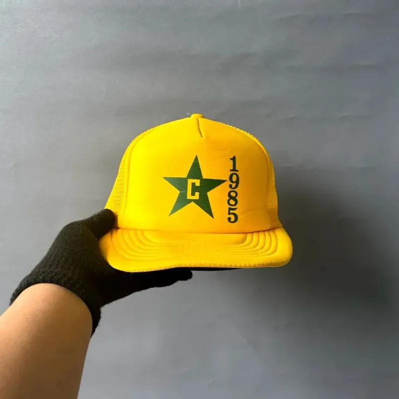 Skater Hat Pria yellow photo 1
