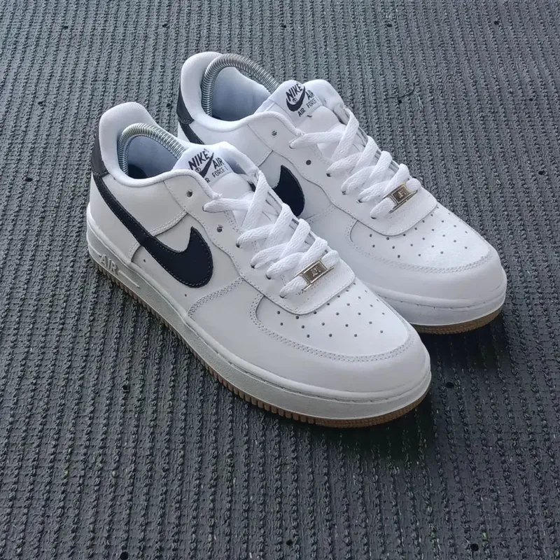 Nike Streetwear Casual Sneakers Wanita white photo 1