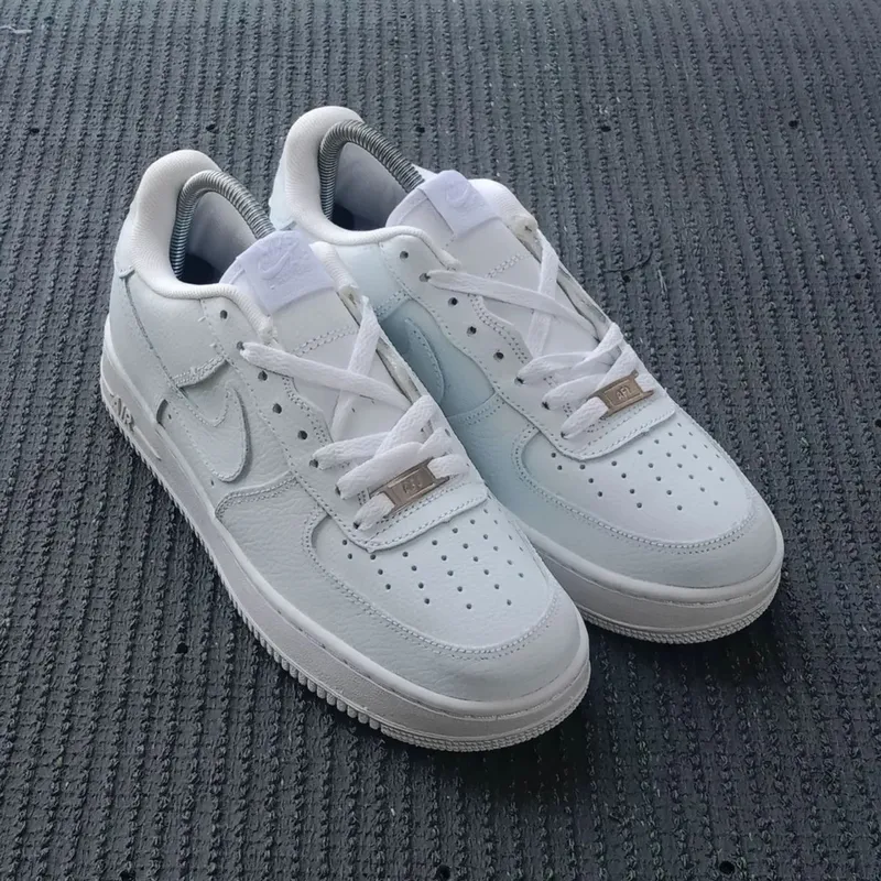 Nike Streetwear Casual Sneakers Wanita white photo 1