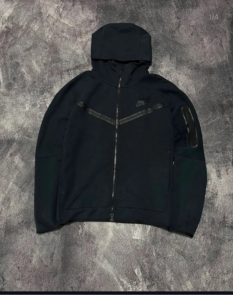 Nike Tech Fleece Black Side pocket photo 1