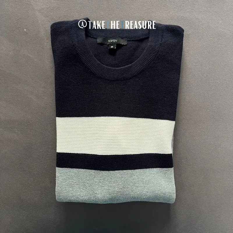Sweater photo 1