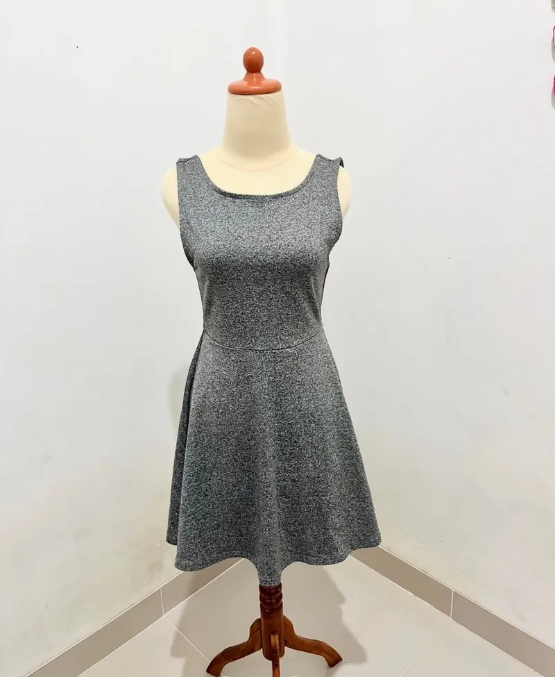 H&M Coquette Midi dress Wanita gray photo 1