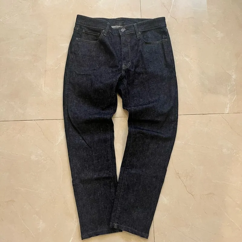UNIQLO Skinny Tapered Jeans photo 1