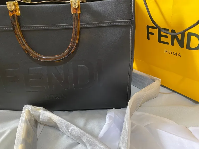 Fendi Luxury Tote bag Wanita black photo 1