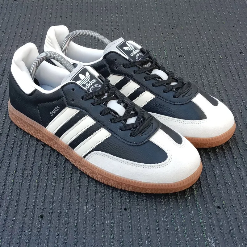 Adidas Streetwear Casual Sneakers Wanita cream photo 1