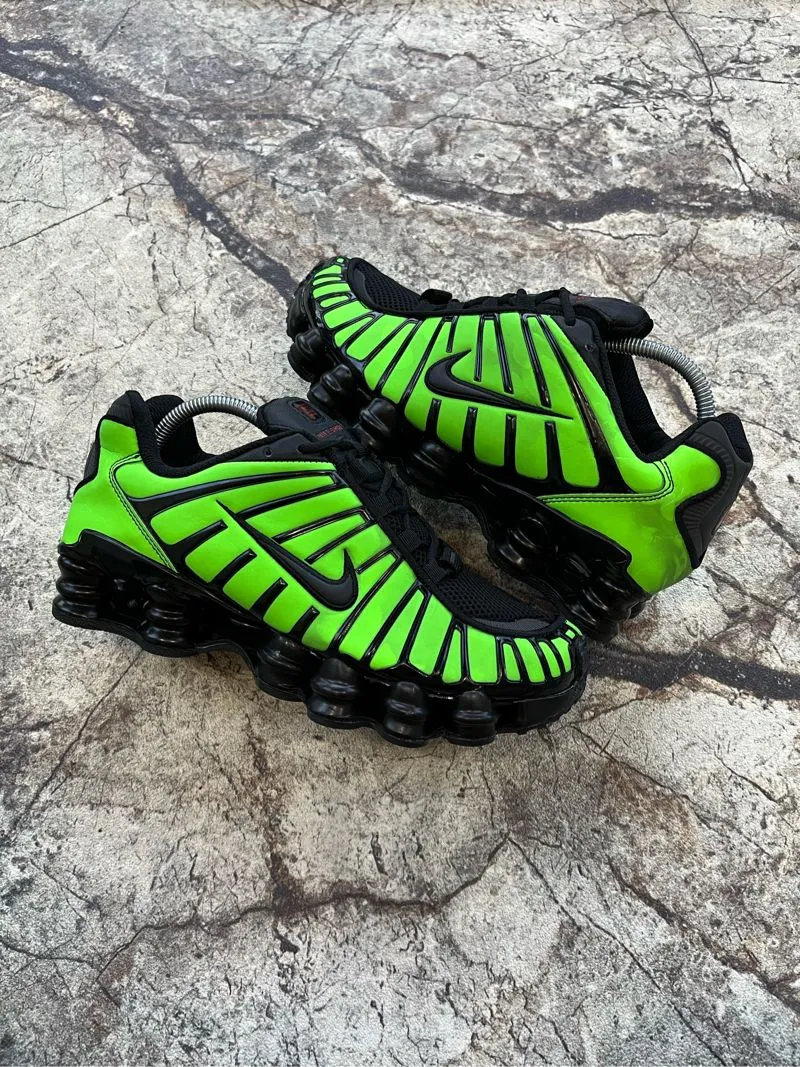 NIKE SHOX photo 1