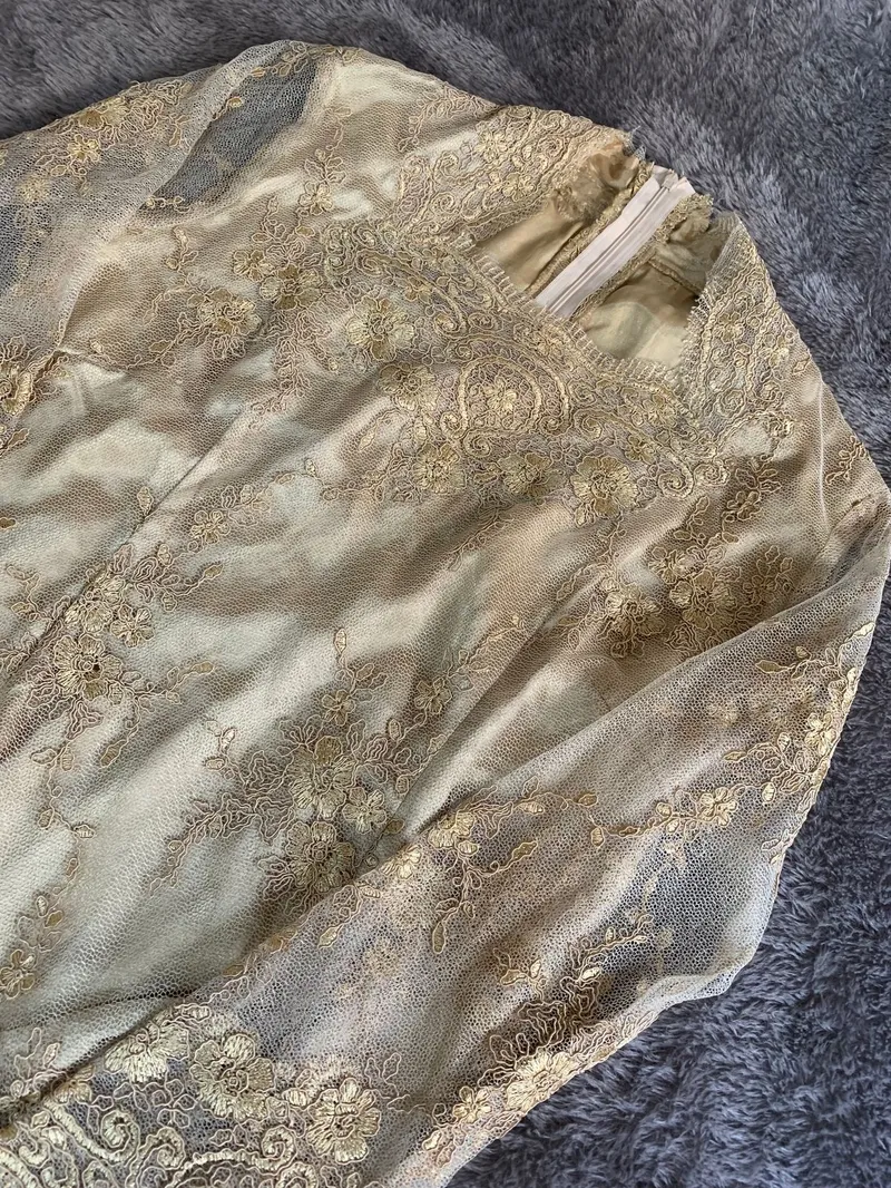 Pakaian adat Pakaian Nasional Kebaya Wanita gold photo 1