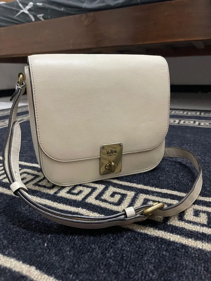 Coach hutton Saddle bag  photo 1
