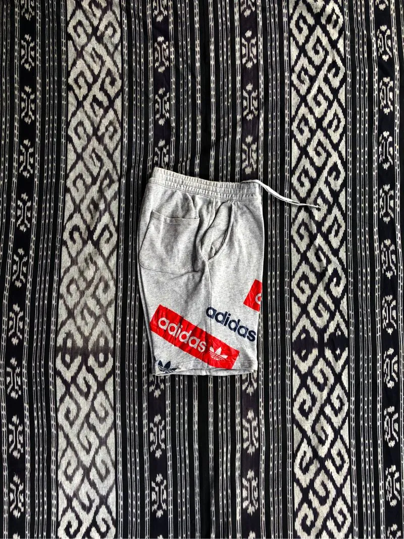 Celana pendek Adidas bunga photo 1