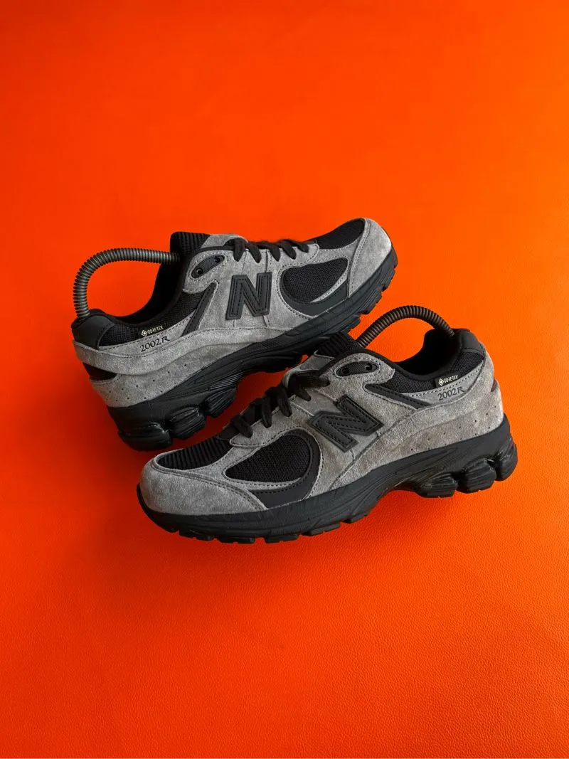 New Balance Casual Sneakers Wanita black photo 1