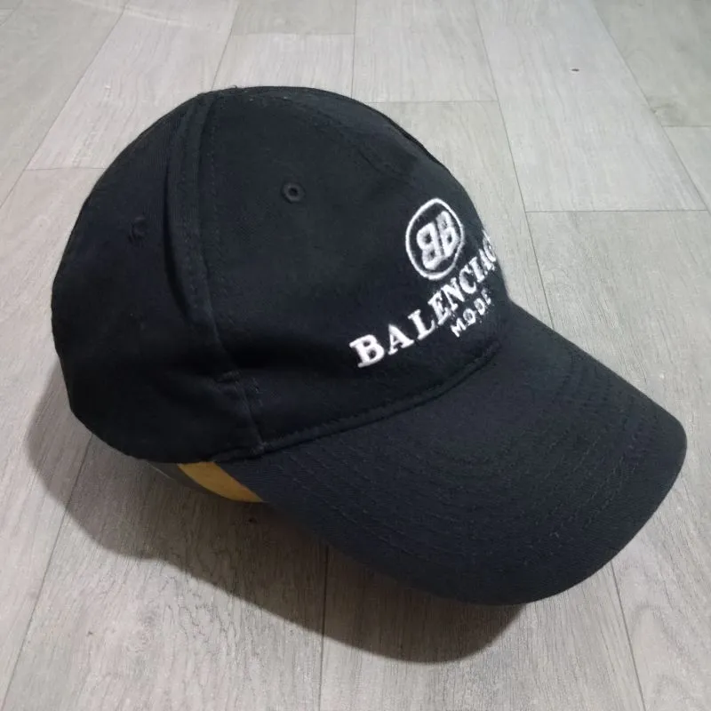 Topi Balenciaga