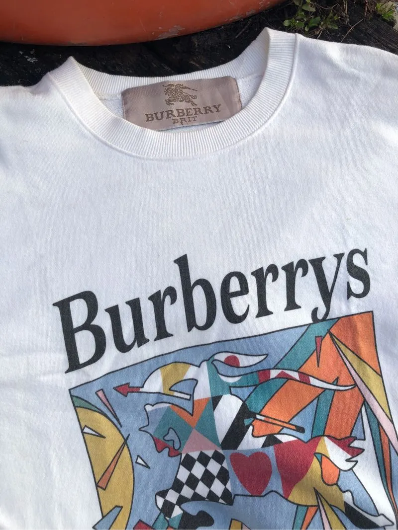 Burberrys vintage alert! 😍🔥 Yang suka fashion classic, thi photo 1