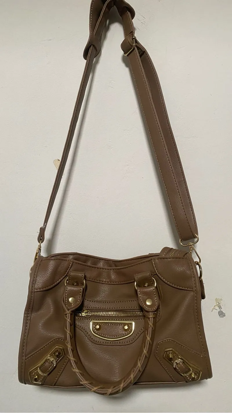 Balenciaga Minimalist Crossbody Bag Wanita tan photo 1
