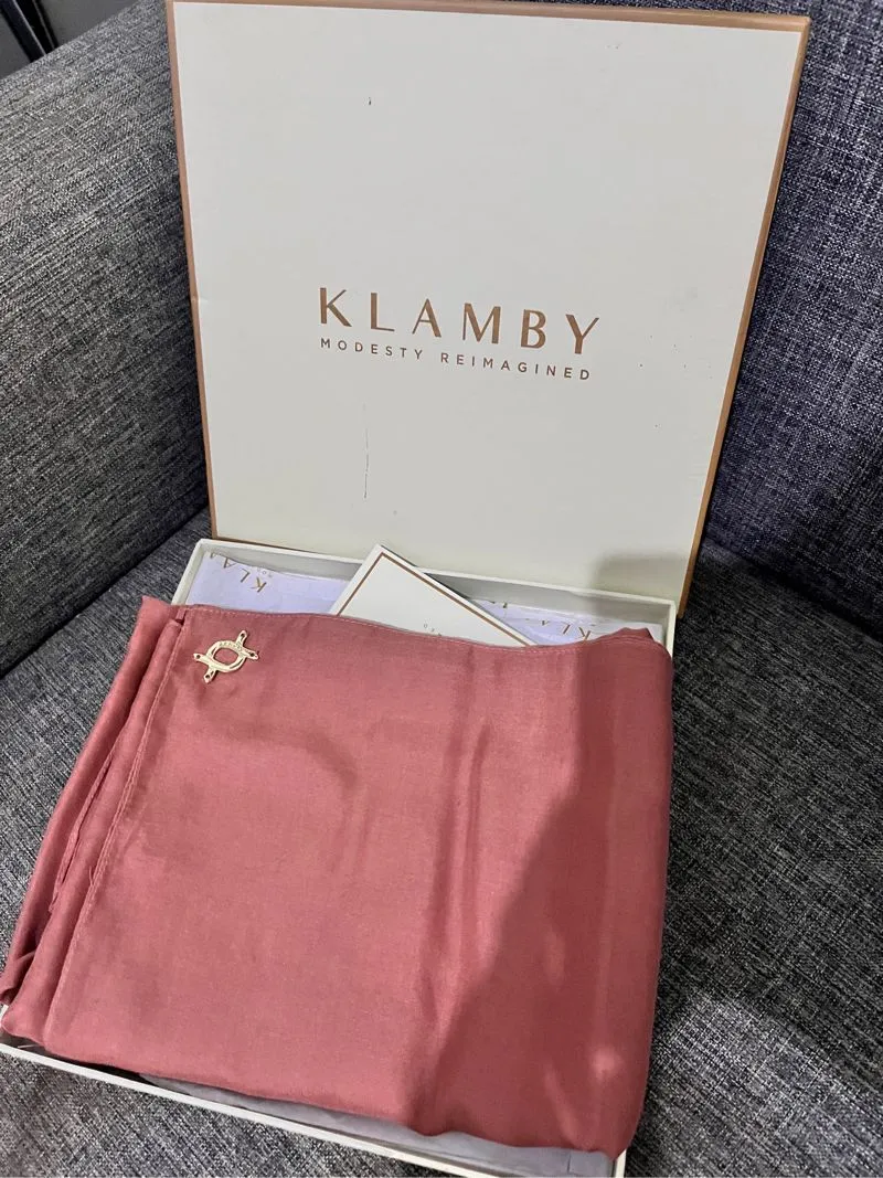Hijab wearing klamby photo 1
