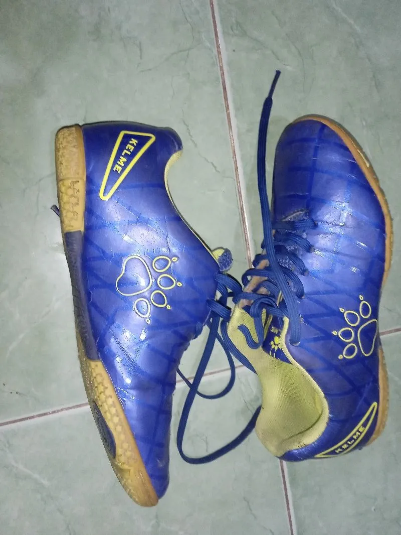 Sepatu Futsal photo 1
