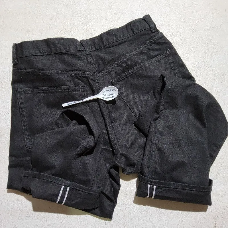 UNIQLO U Selvedge regular denim jeans hitam size 33 photo 1