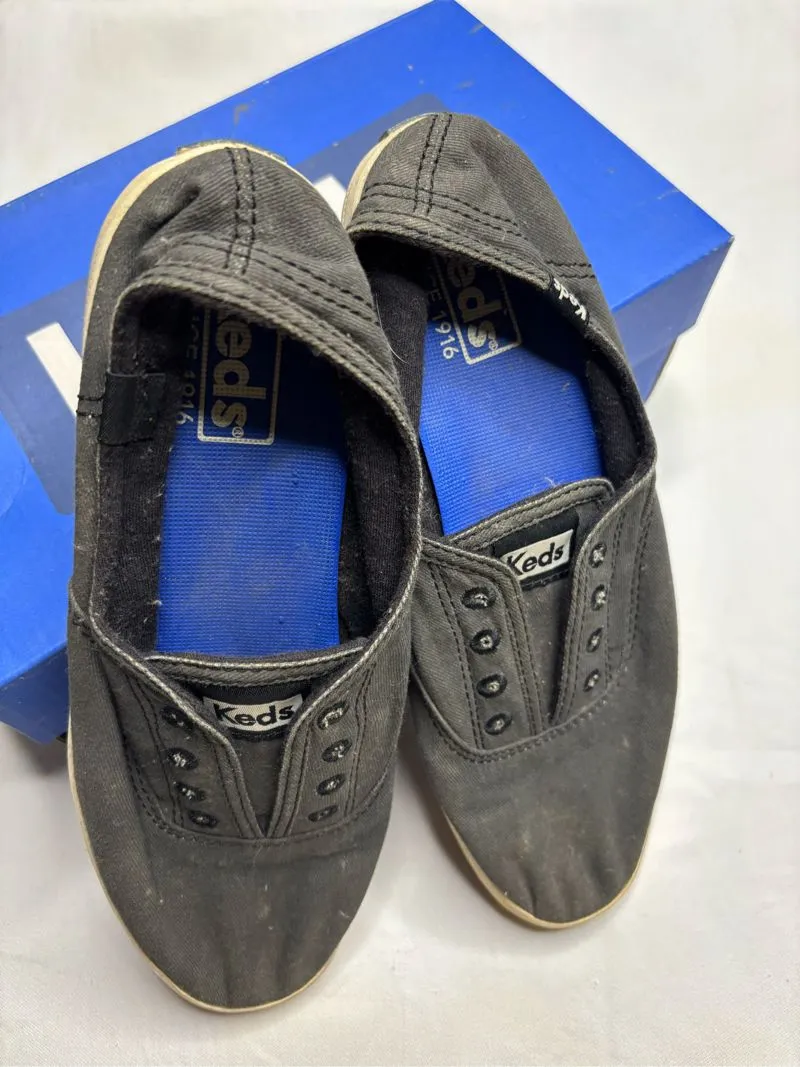 Sepatu Wanita Keds Gray photo 1