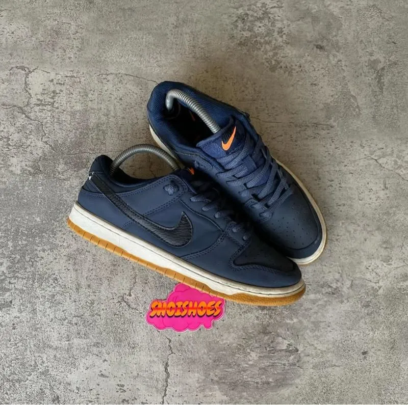 SEPATU NIKE SB DUNK LOW NAVY BLACK GUM SIZE 40 (25 CM)