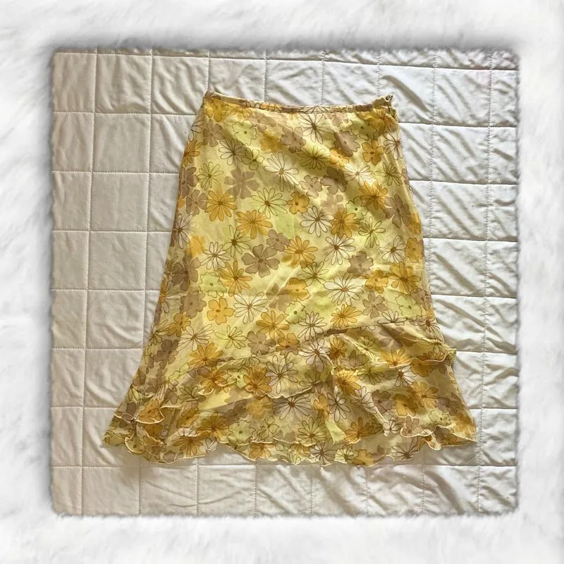 yellow mini skirt summer photo 1