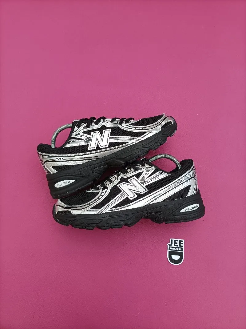 New Balance 740 Black Silver photo 1