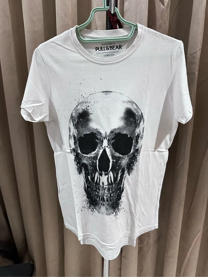 Pull and bear shirt skull logo photo 1