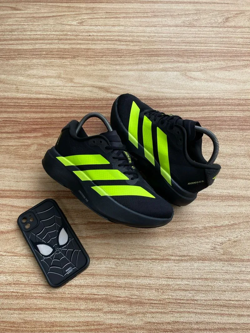 Adidas Sportswear Sneakers Wanita yellow black photo 1