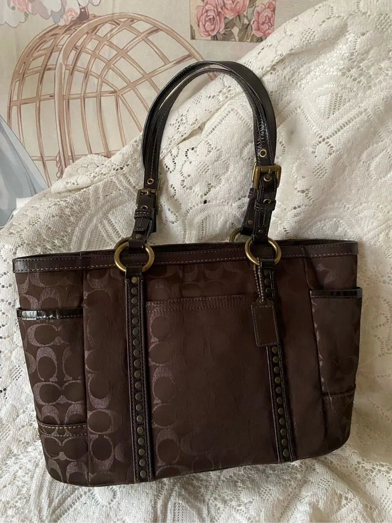 Authentic Coach Walnut Monogram photo 1