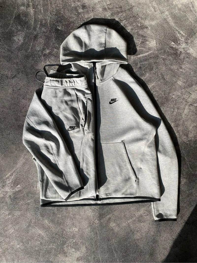 Satu Set Nike TECH FLEECE photo 1