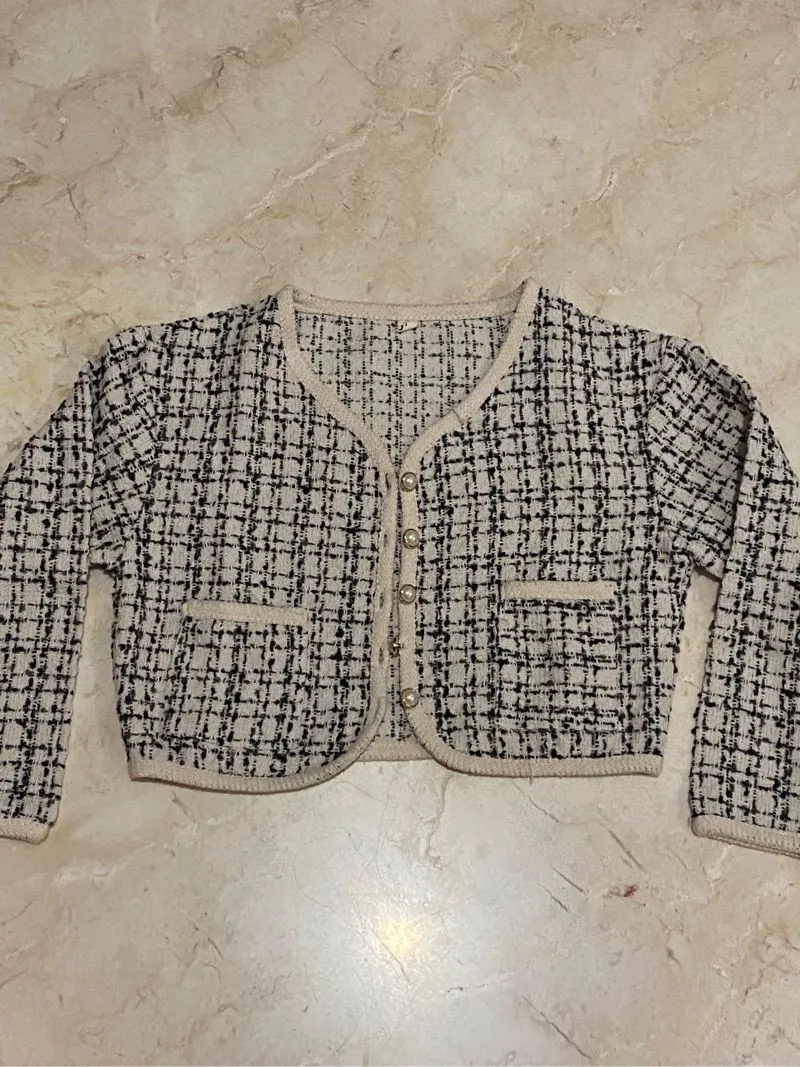 Outer Motif (No Brand) photo 1