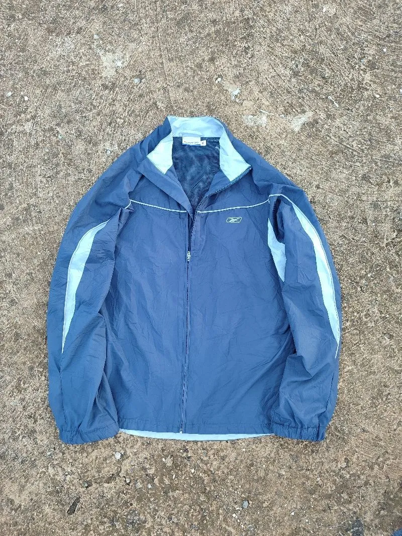 WINDBREAKER REBOOK photo 1