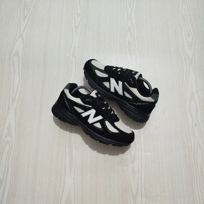 New Balance 990 V4 photo 1