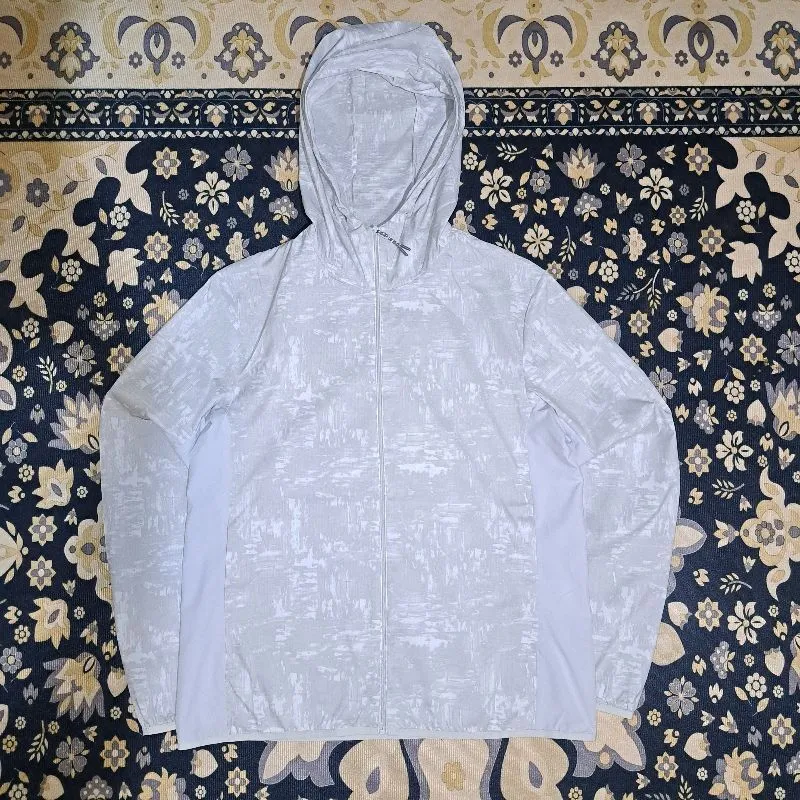 Uniqlo x Meguru Yamaguchi Lightweight Running UV Protection photo 1