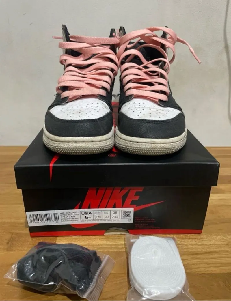 Air Jordan High Retro OG size 37,5 photo 1