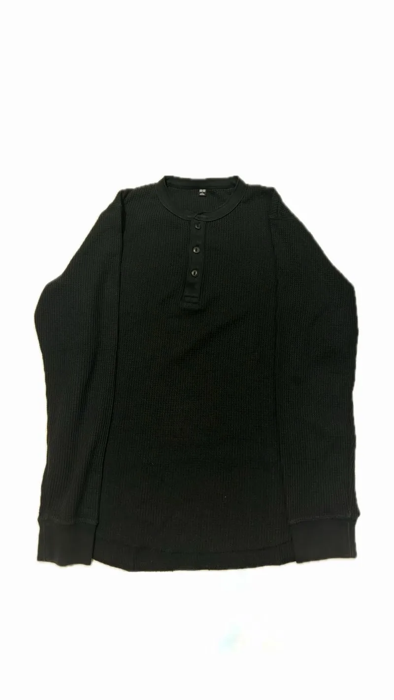Uniqlo sweater photo 1