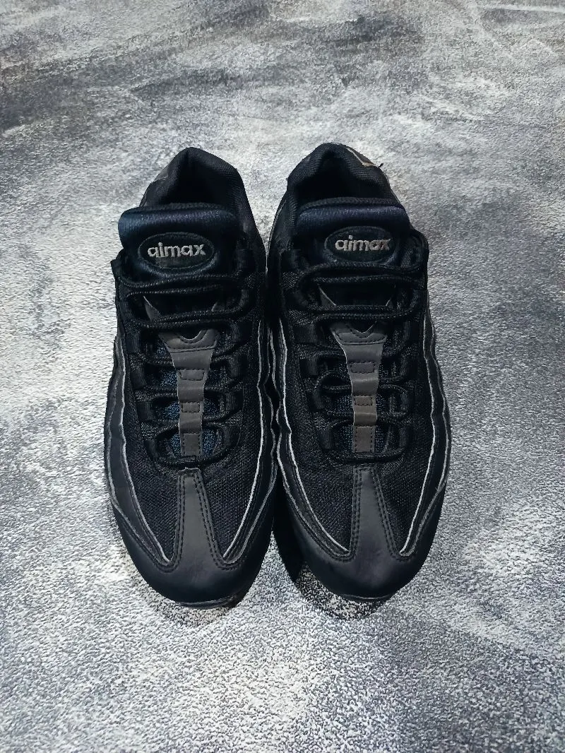NIKE AM95 TRIPLE BLACK ORIGINAL Preloved