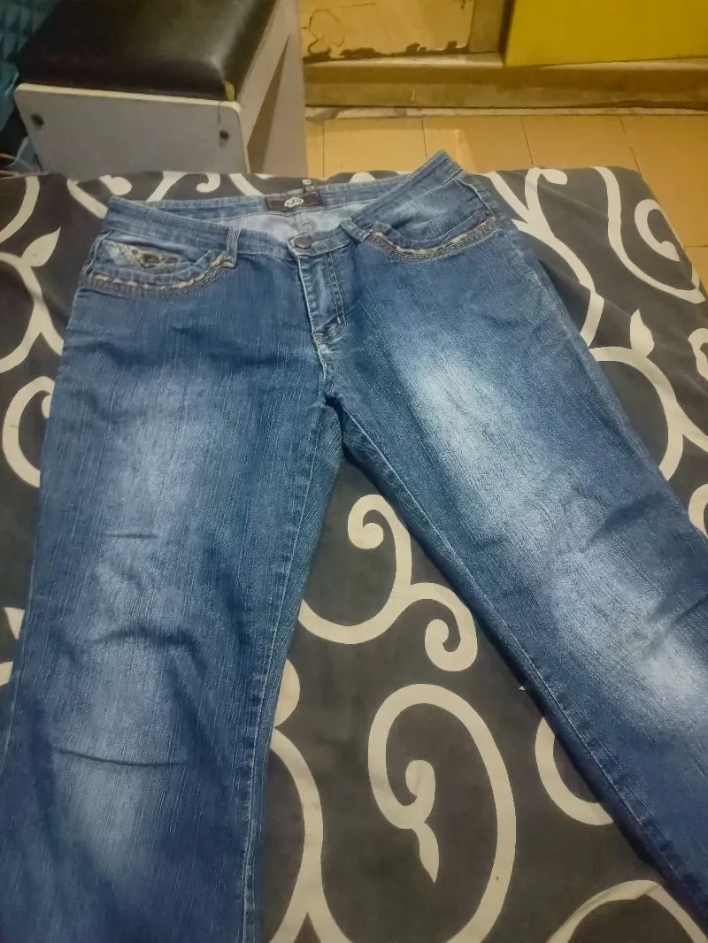 Levis perempuan berkualitas  photo 1