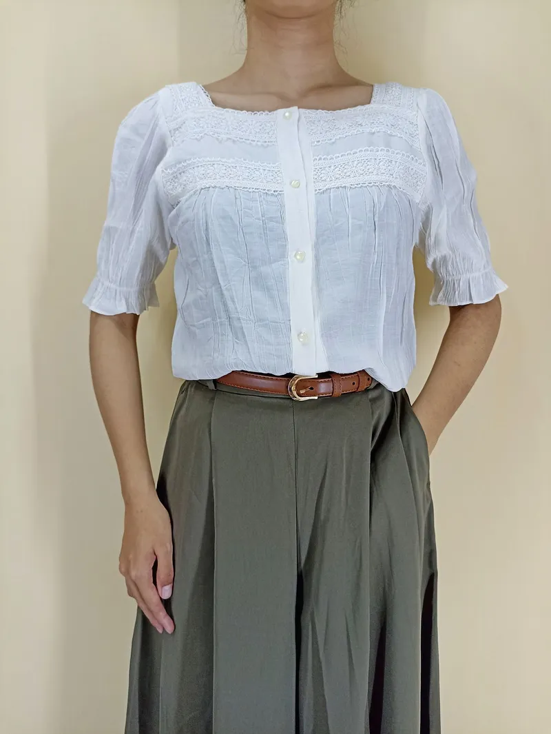 Vintage Minimalist Crop top Wanita white photo 1