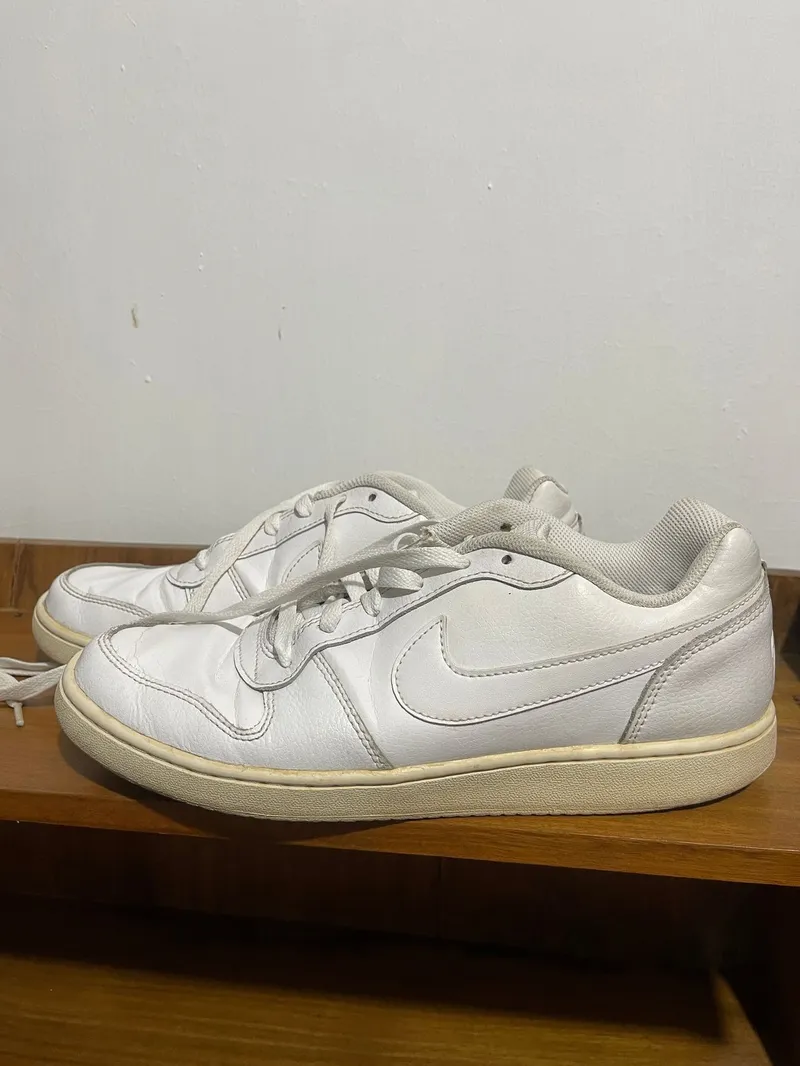 Nike Minimalist Sneakers Pria white photo 1